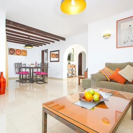 Вилла Puerto Del Carmen Sleeps 6 Pool Wifi *